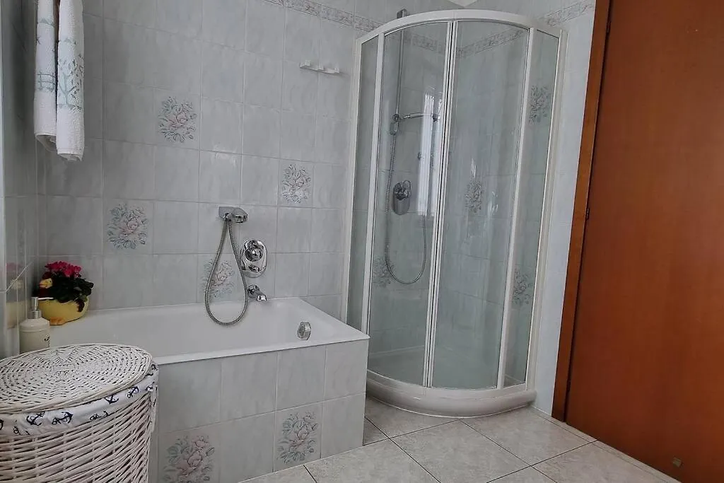 Casa Dei Fiori Apartment Carlazzo